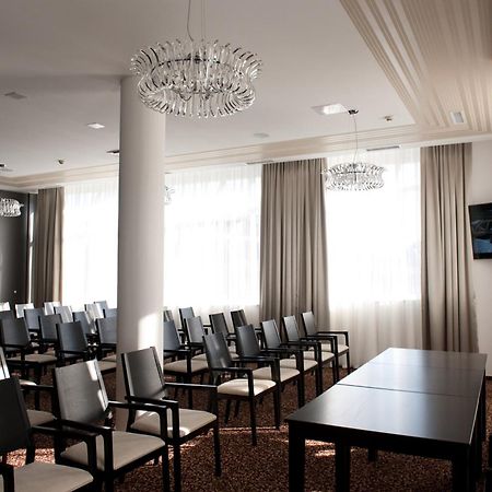 Hotel Leon & Spa Arad Eksteriør billede
