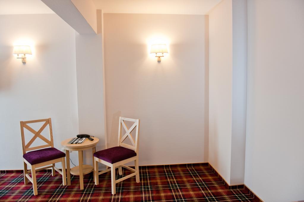 Hotel Leon & Spa Arad Eksteriør billede