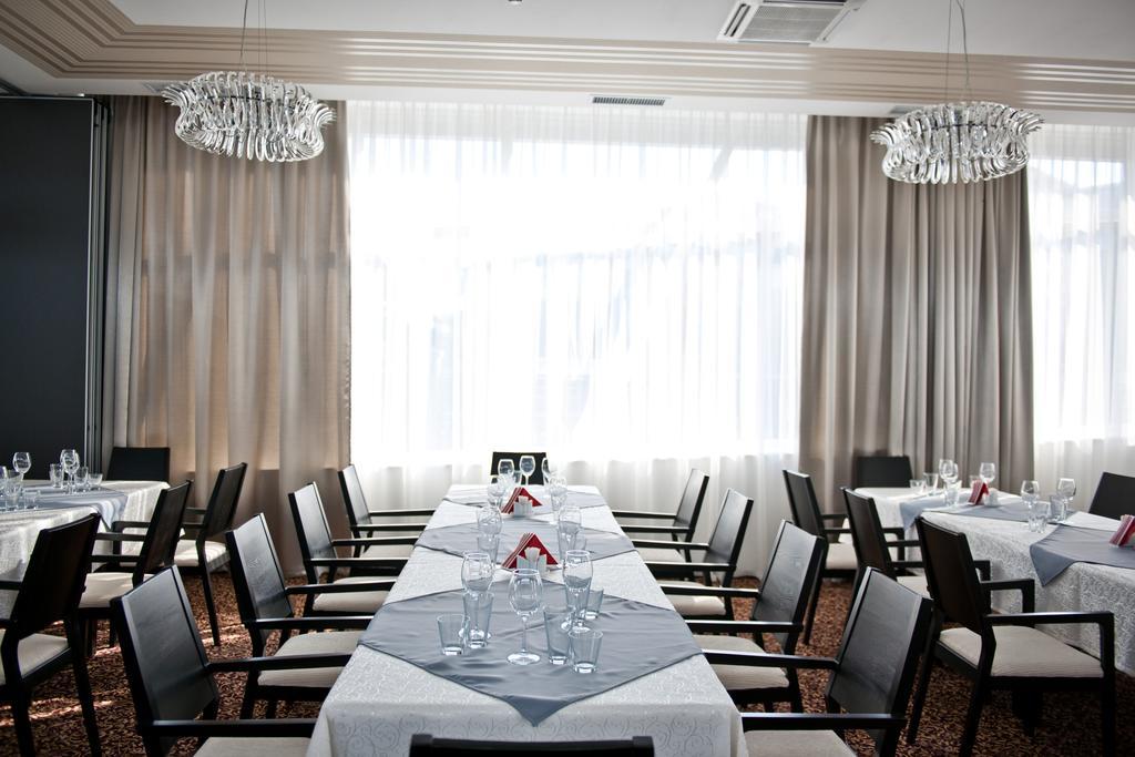 Hotel Leon & Spa Arad Eksteriør billede