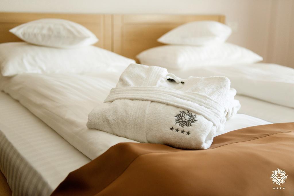 Hotel Leon & Spa Arad Værelse billede